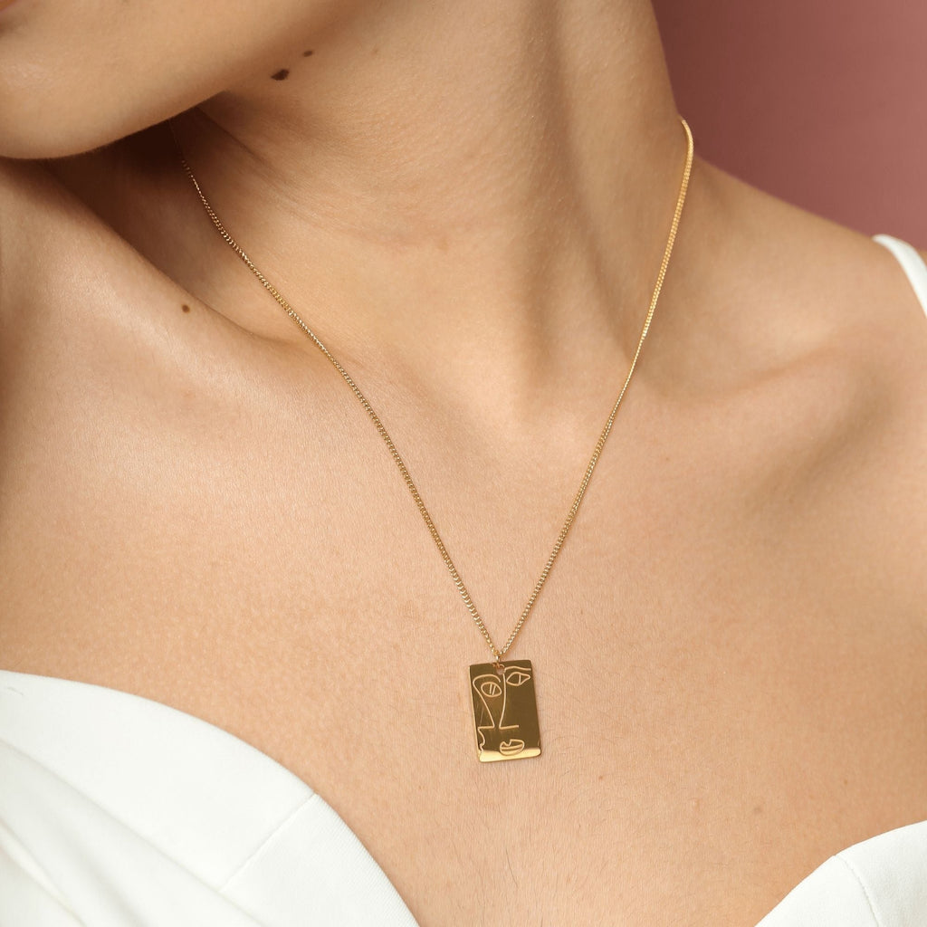 Caerda Necklace