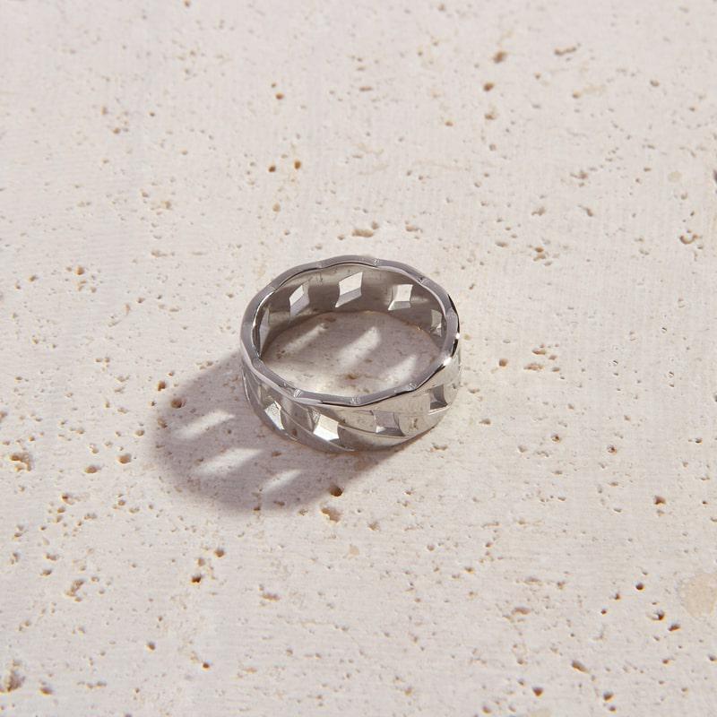 Daniella Ring