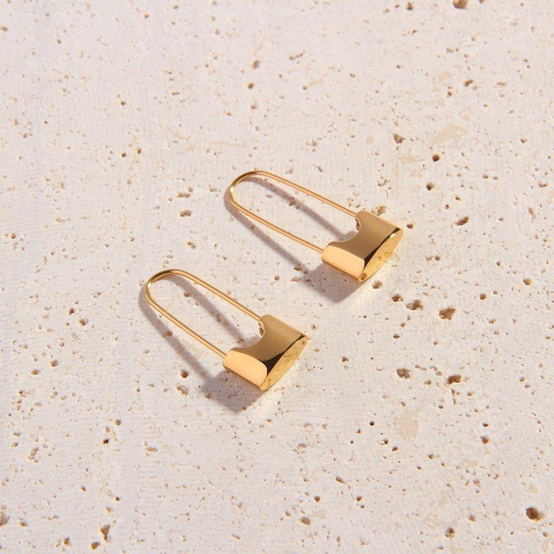 Flavia Hoops