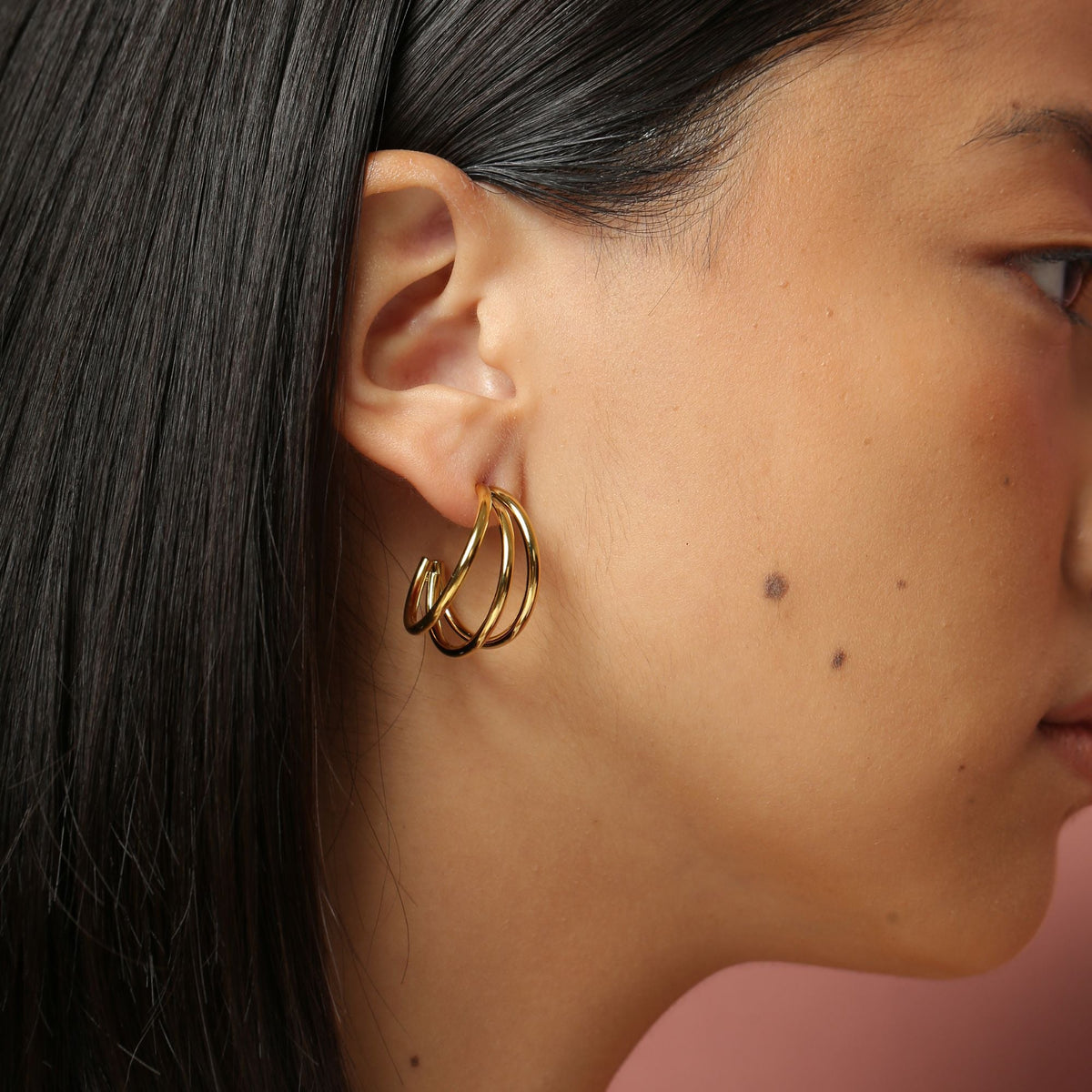 Izabella Hoops