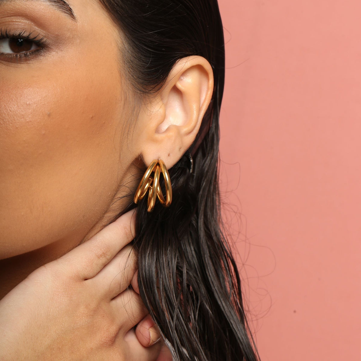 Izabella Hoops