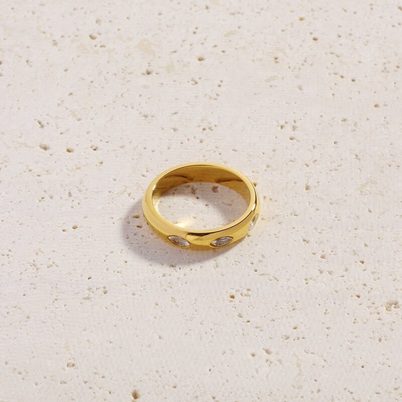 Lelia Ring