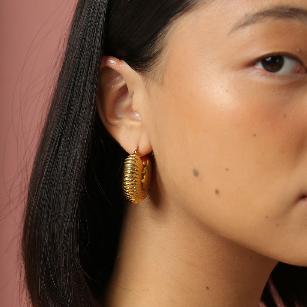 Lia Hoops