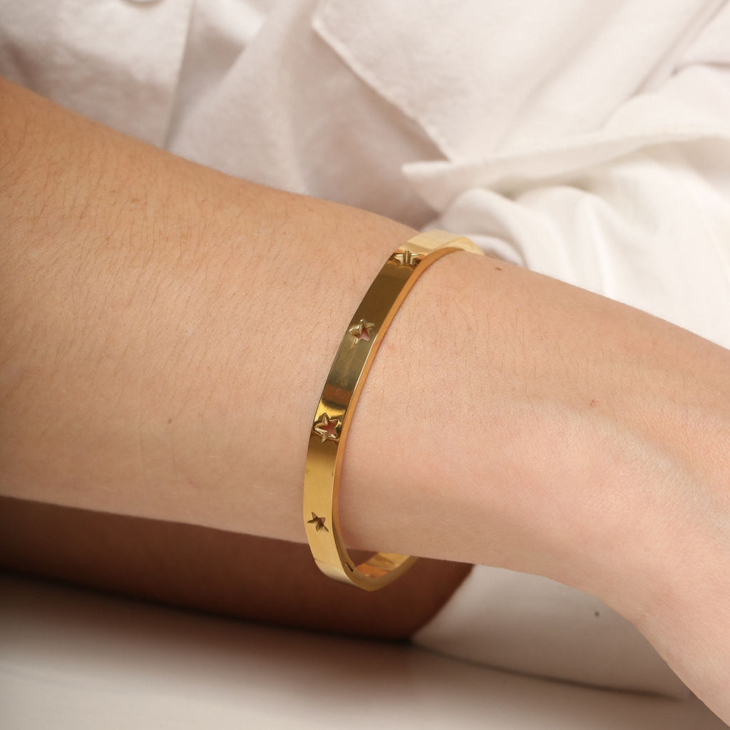 Valeria Bangle